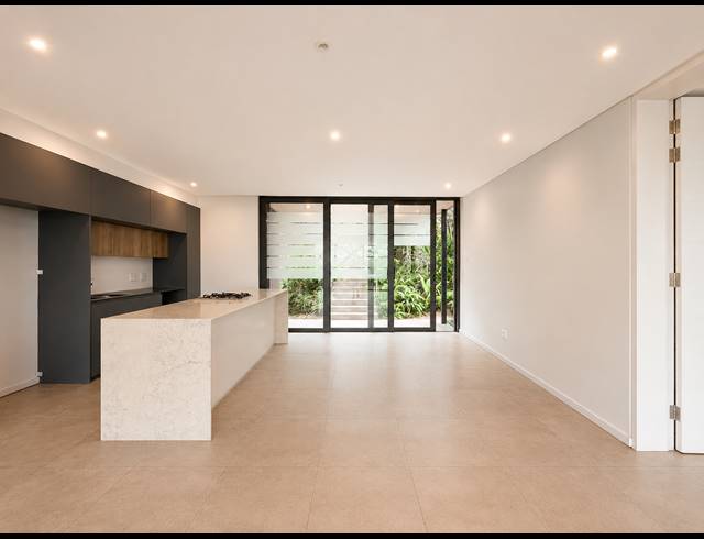 2 BEDROOM APARTMENT FOR SALE IN SHEFFIELD BEACH